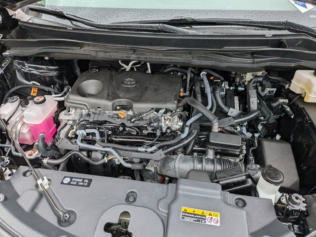 Used 2026 Toyota Sienna XLE FWD image 39
