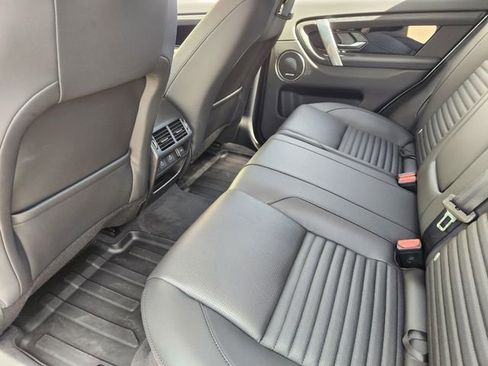 Used 2025 Land Rover Discovery Sport S image 29