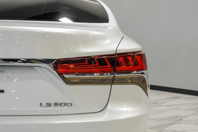 Used 2018 Lexus LS 500 w/ Accessory Package (Z1) RWD image 65