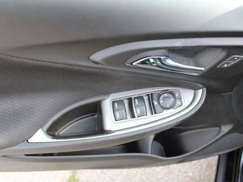 Used 2017 Chevrolet Malibu LS image 12