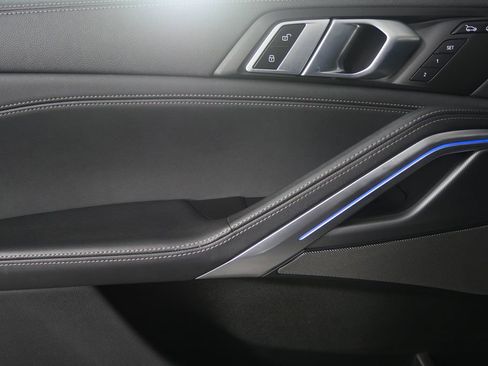 Certified 2023 BMW X6 xDrive40i w/ Executive Package image 8