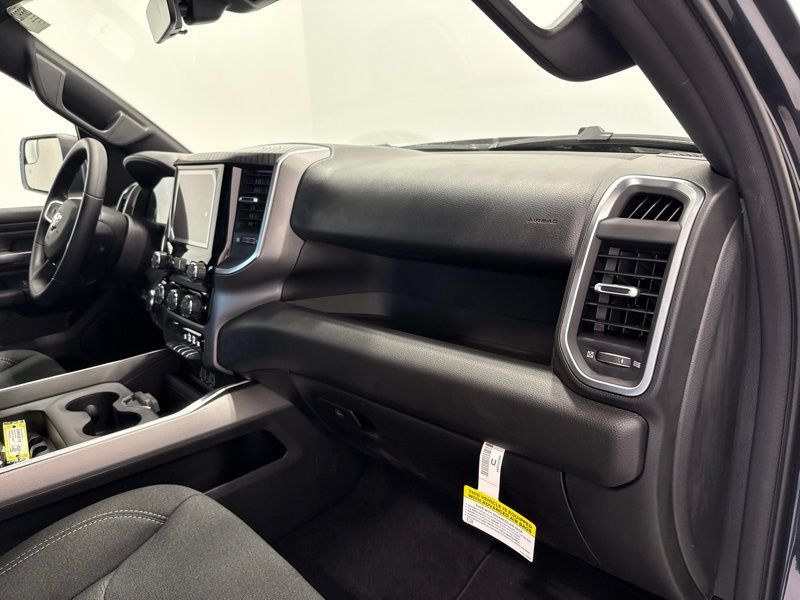 New 2026 RAM 1500 Express AWD/4WD image 16