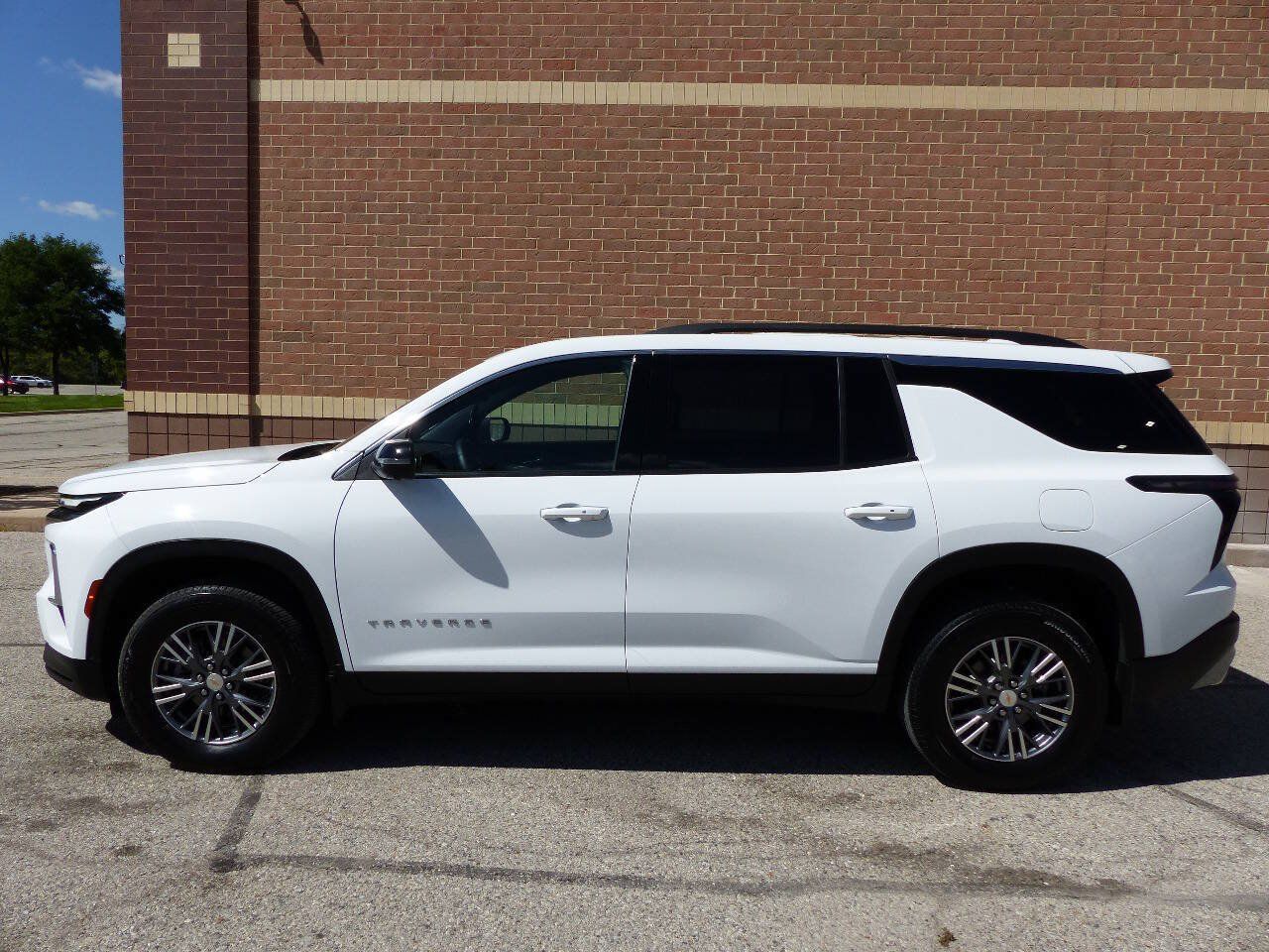 Used 2026 Chevrolet Traverse LT w/ Driver Confidence Package AWD/4WD image 5