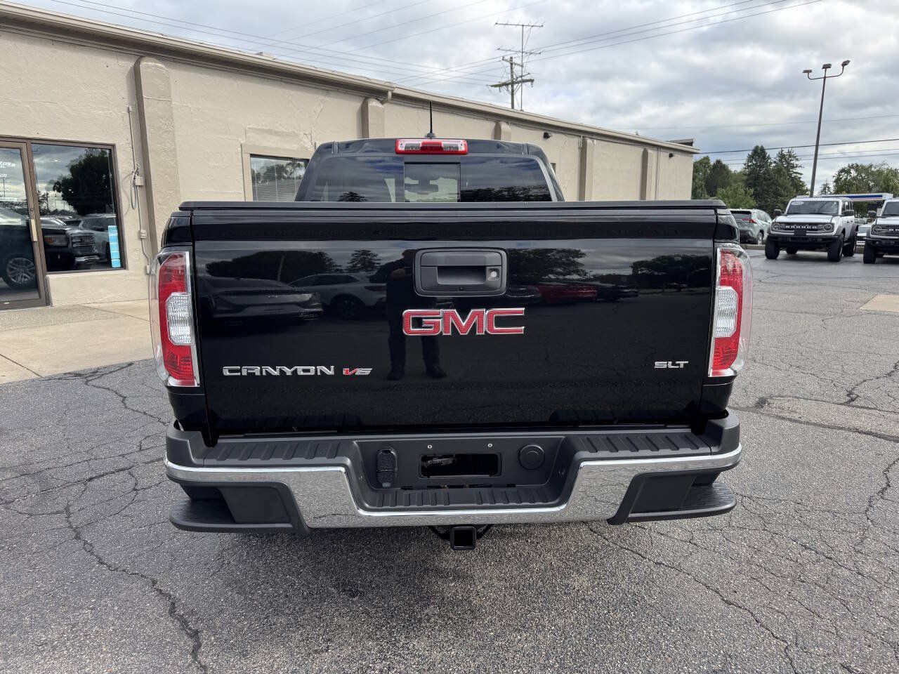 Used 2017 GMC Canyon SLT w/ Trailering Package AWD/4WD image 3