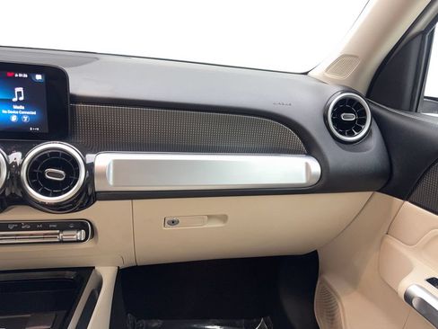 Used 2022 Mercedes-Benz GLB 250 image 61