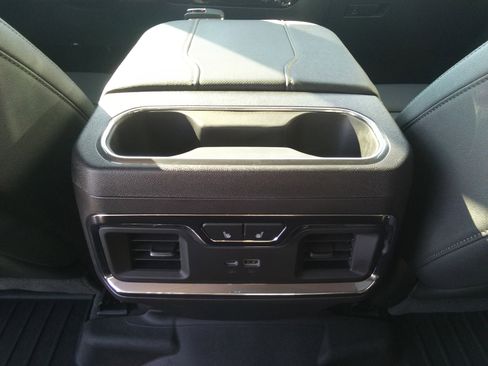 Used 2025 GMC Sierra 1500 SLT w/ SLT Premium Plus Package image 10