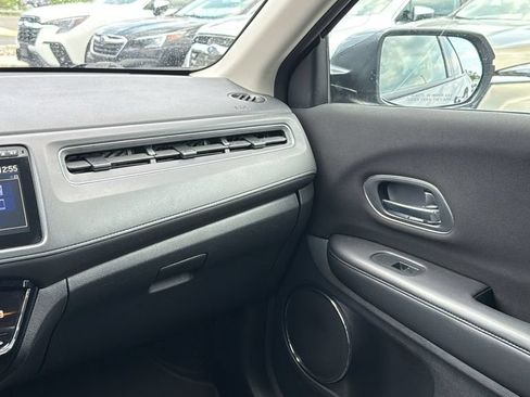 Used 2018 Honda HR-V EX image 24