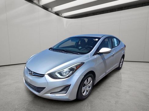 Used 2016 Hyundai Elantra SE image 1