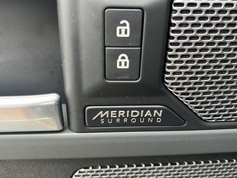 Certified 2023 Land Rover Defender 110 X-Dynamic SE AWD/4WD image 24