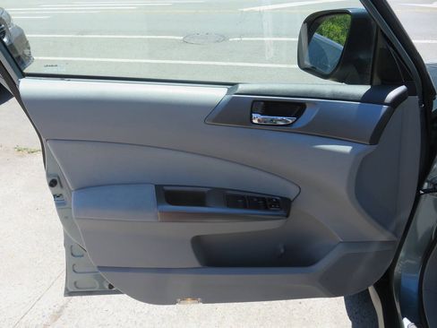 Used 2012 Subaru Forester 2.5X Limited AWD/4WD image 28
