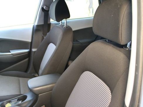 Used 2021 Hyundai Kona SEL AWD/4WD image 15