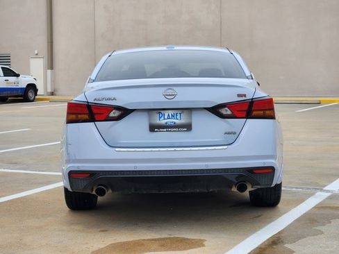 Used 2023 Nissan Altima 2.5 SR w/ SR Premium Package image 6