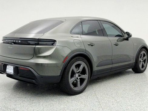 Used 2025 Porsche Macan Electric w/ Premium Package image 5