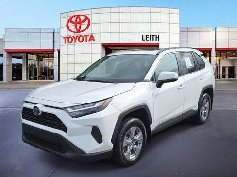 Used 2024 Toyota RAV4 XLE w/ Convenience Package image 1