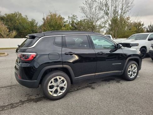 New 2026 Jeep Compass Latitude image 14
