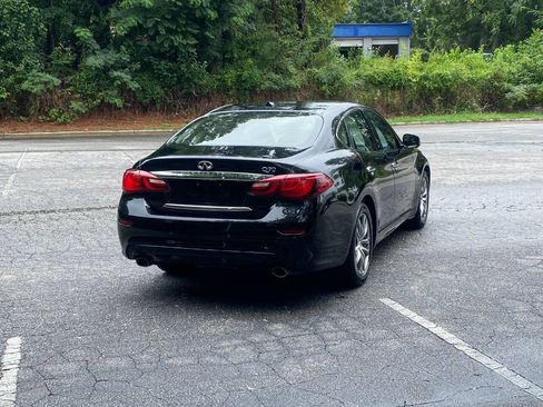 Used 2017 INFINITI Q70 3.7 RWD image 6