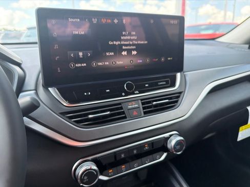 New 2026 Nissan Altima 2.5 SR FWD image 19