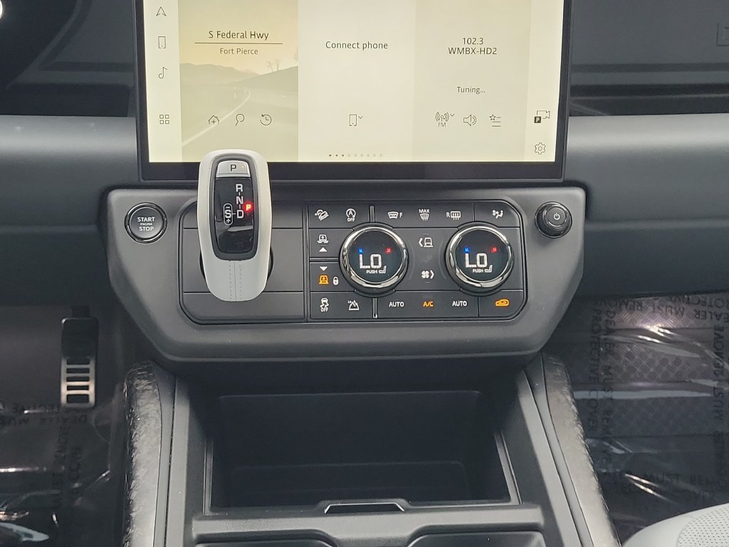 Used 2026 Land Rover Defender 110 OCTA AWD/4WD image 19
