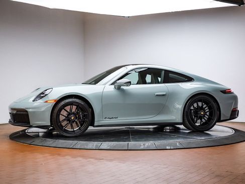 Used 2025 Porsche 911 Carrera 4 GTS image 2