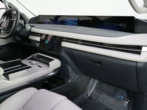 New 2026 Lincoln Navigator Reserve AWD/4WD image 15