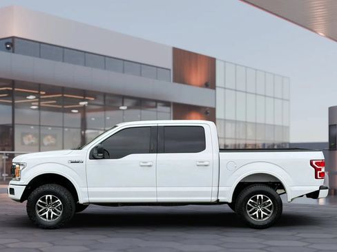 Used 2018 Ford F150 XLT w/ Equipment Group 302A Luxury RWD image 3