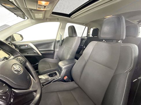 Used 2016 Toyota RAV4 XLE image 15
