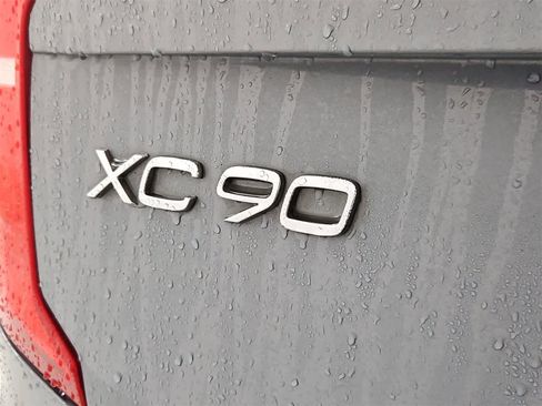 Used 2020 Volvo XC90 T6 Momentum image 12