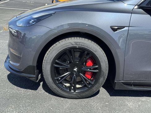 Used 2023 Tesla Model Y Long Range AWD/4WD image 29