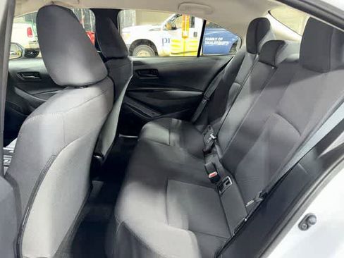 Used 2025 Toyota Corolla LE FWD image 17