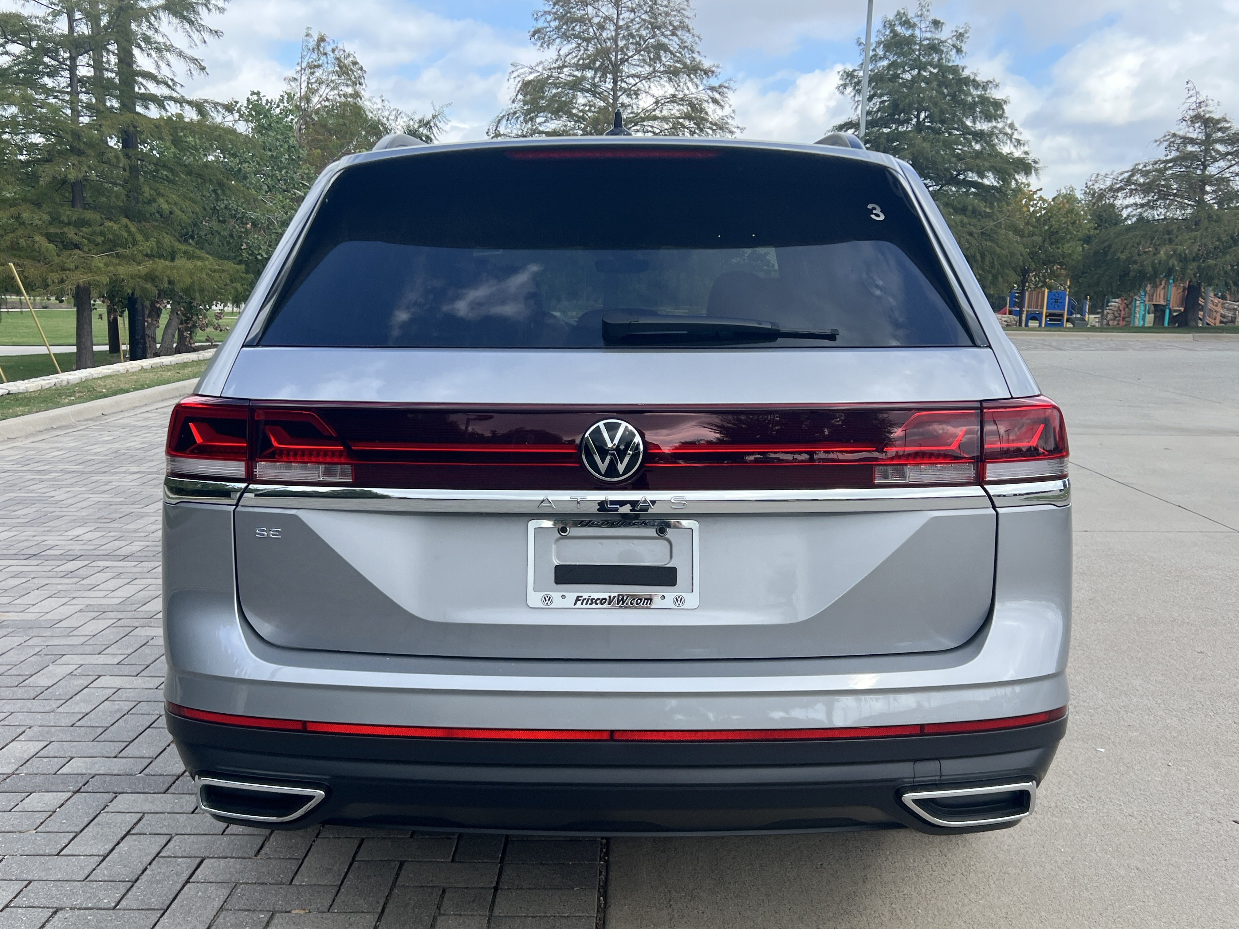 Certified 2026 Volkswagen Atlas SE FWD image 8