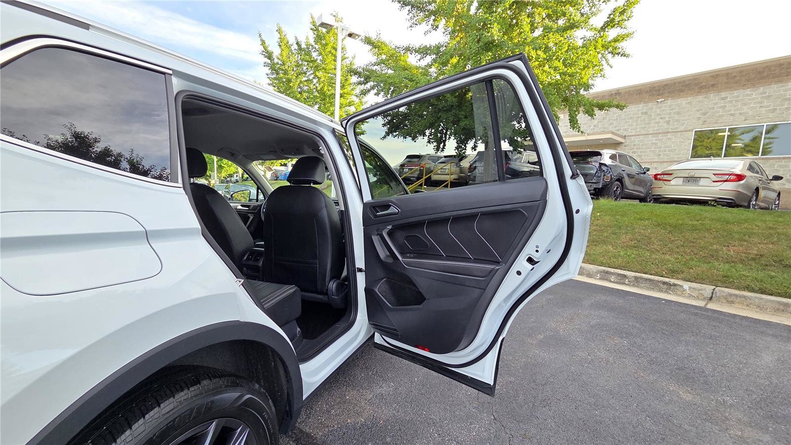 Certified 2022 Volkswagen Tiguan SE AWD/4WD image 32