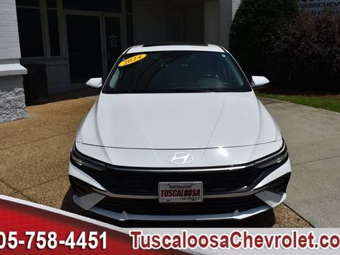 Used 2024 Hyundai Elantra Limited FWD image 4
