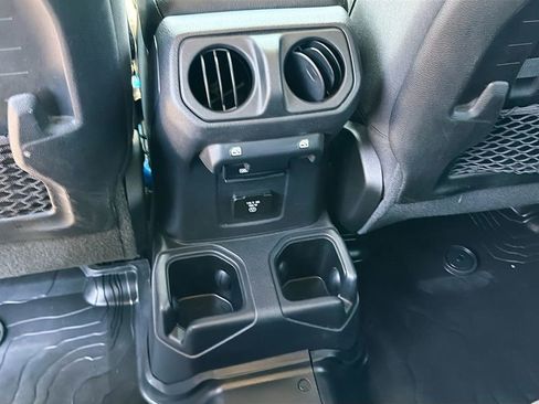 Used 2022 Jeep Wrangler Unlimited Rubicon w/ Dual Top Group AWD/4WD image 19