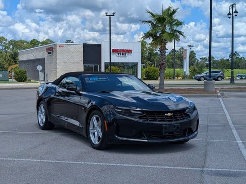 Used 2020 Chevrolet Camaro LT RWD image 8
