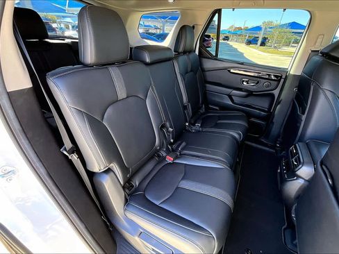 Used 2025 Honda Pilot EX-L image 19