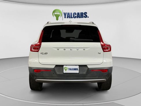Used 2019 Volvo XC40 T4 Momentum FWD image 4