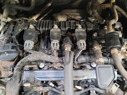 Used 2021 Nissan Versa S FWD image 30