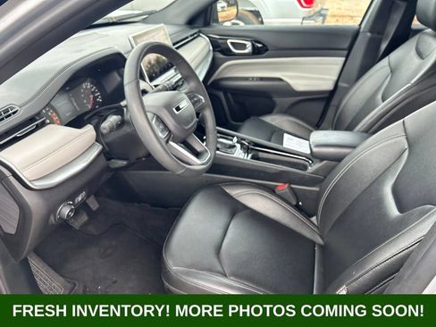Used 2025 Jeep Compass Limited AWD/4WD image 8