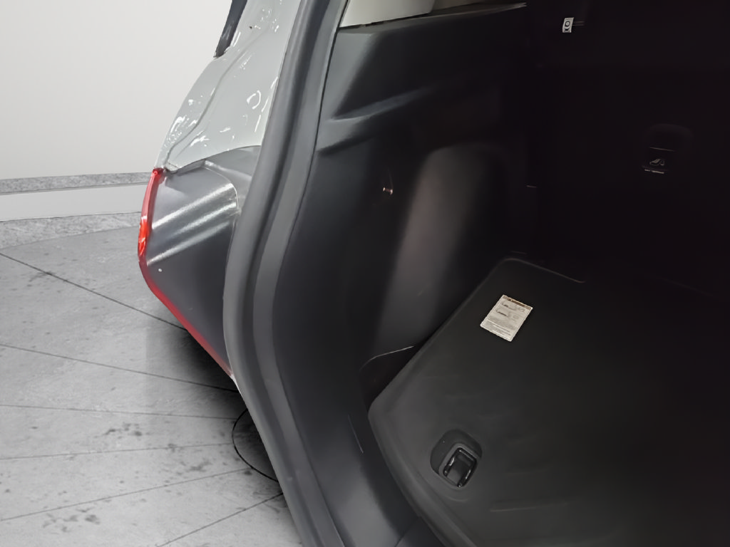 Used 2022 Hyundai Venue Limited FWD image 19