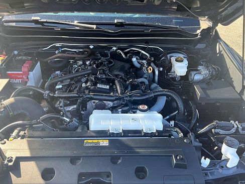 Used 2024 Toyota Tacoma TRD Off-Road w/ TRD Off Road Upgrade Package image 32