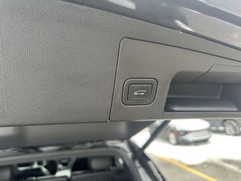 Used 2023 Cadillac XT5 Premium Luxury image 12