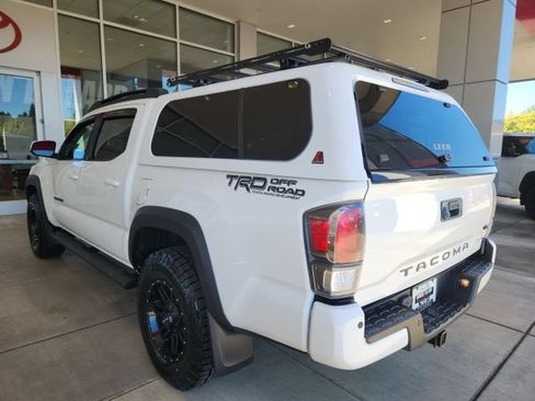 Certified 2022 Toyota Tacoma TRD Off-Road w/ Technology Package AWD/4WD image 11