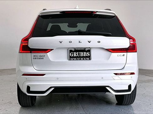 New 2026 Volvo XC60 B5 Core AWD/4WD image 4
