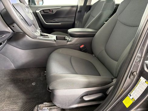 Used 2024 Toyota RAV4 LE image 9