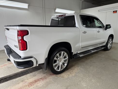 Used 2022 Chevrolet Silverado 1500 High Country w/ High Country Premium Package image 6