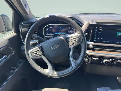 Used 2024 Chevrolet Silverado 1500 RST AWD/4WD image 19