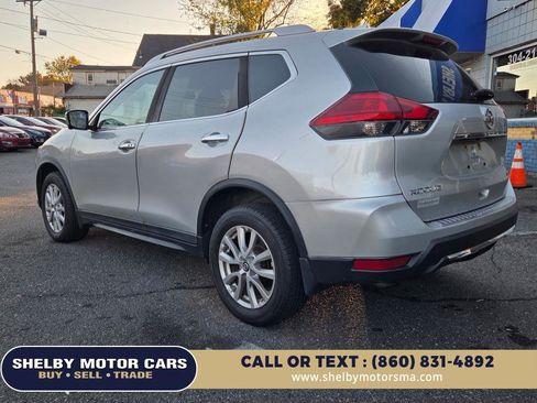 Used 2017 Nissan Rogue SV w/ SV Premium Package image 8