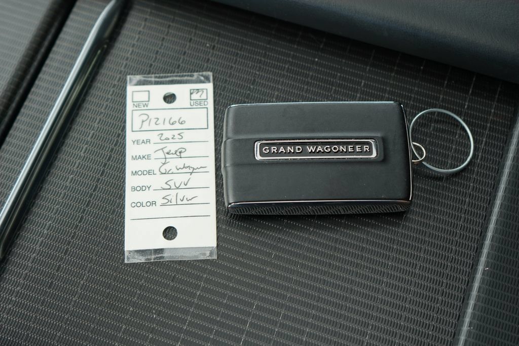 Used 2025 Jeep Grand Wagoneer L Series II Obsidian w/ Quick Order Packagew 28T AWD/4WD image 40