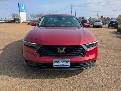 Used 2023 Honda Accord EX image 8