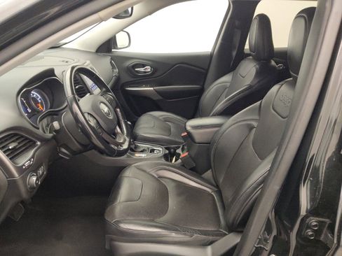 Used 2020 Jeep Cherokee Latitude Lux w/ Quick Order Package 26H Lux image 17